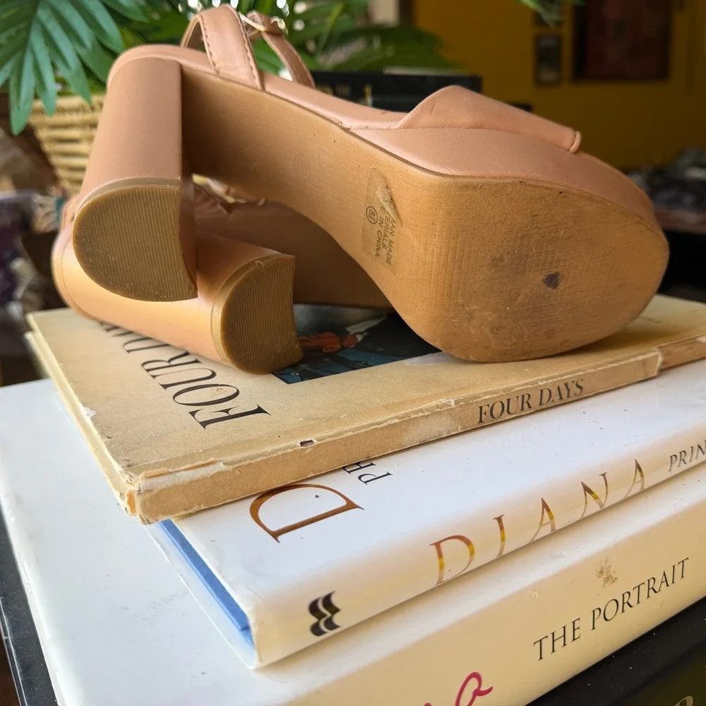 Top Moda Tan Nude Platform Block Heel Sandals Ankle Strap Womens Size 8.5
